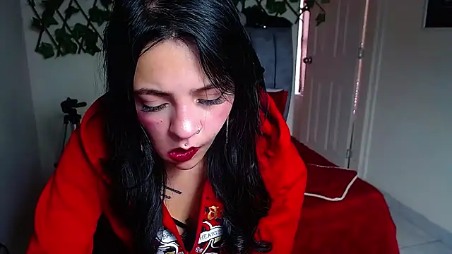 Snapshot of Violettasquirt chatting on 4, 6, 2026 Violettasquirt online show from 4, 6, 2026