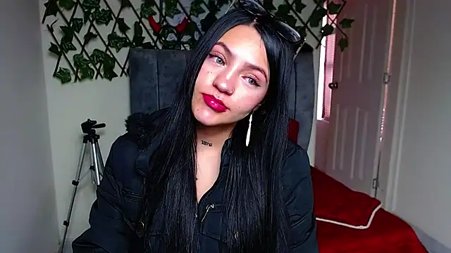 Snapshot of Violettasquirt chatting on 25, 5, 2026 Violettasquirt online show from 25, 5, 2026