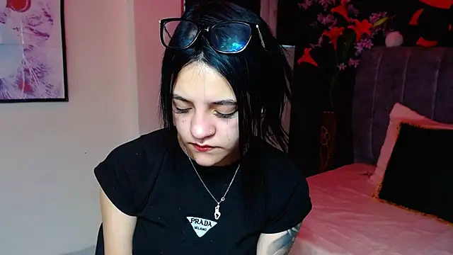 Violettasquirt online show from 26, 11, 2025