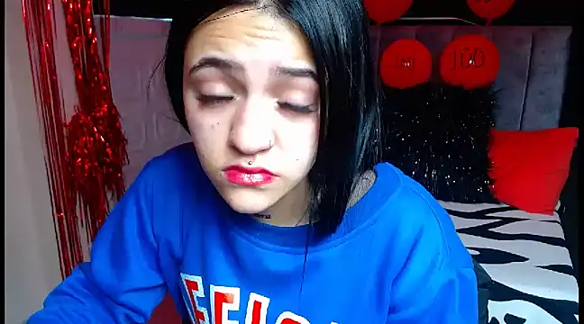 Violettasquirt online show from 3, 3, 2025