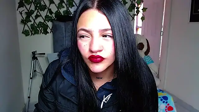 Violettasquirt online show from 9, 7, 2026
