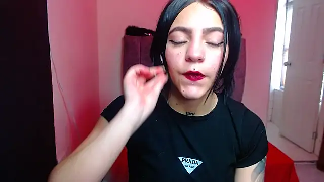 Violettasquirt online show from 25, 10, 2025