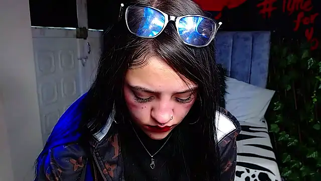 Snapshot of Violettasquirt chatting on 27, 4, 2026 Violettasquirt online show from 27, 4, 2026
