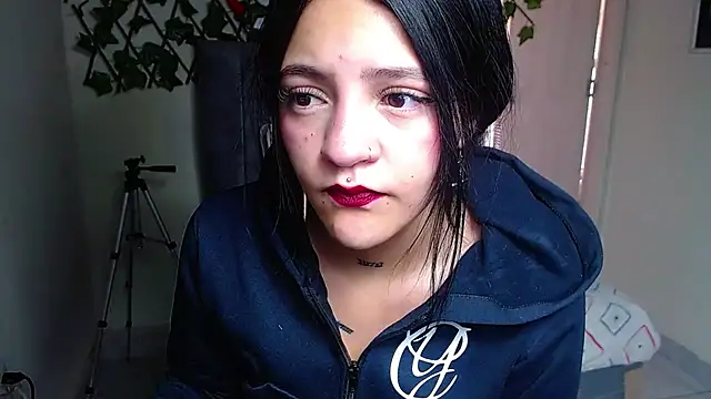 Violettasquirt online show from 10, 6, 2026