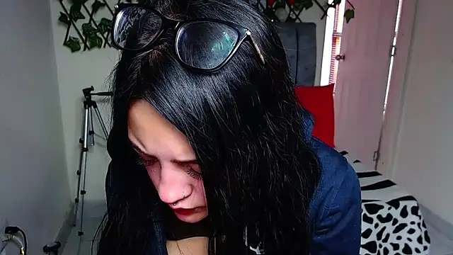 Violettasquirt online show from 17, 6, 2026