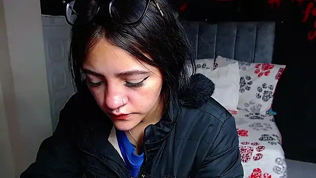 Violettasquirt online show from 31, 3, 2026