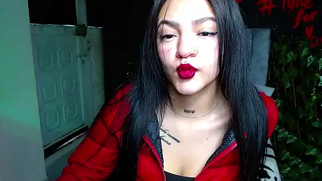 Snapshot of Violettasquirt chatting on 25, 4, 2026 Violettasquirt online show from 25, 4, 2026