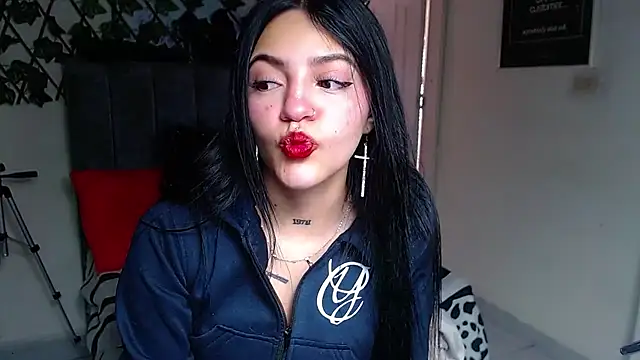 Violettasquirt online show from 24, 6, 2026