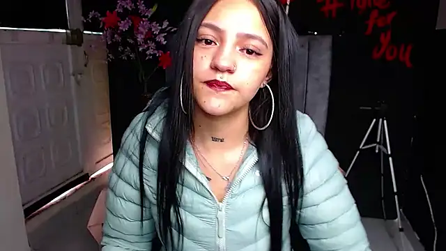 Violettasquirt online show from 4, 3, 2026