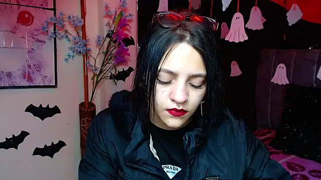 Violettasquirt online show from 28, 10, 2025