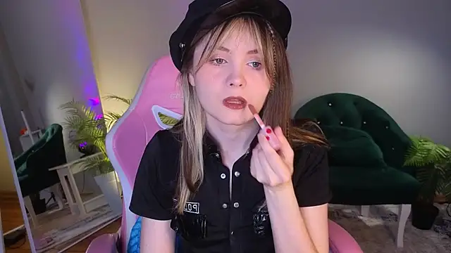 CiriRianonn online show from 7, 11, 2025