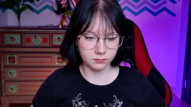 Snapshot of NancyMartinez chatting on 18, 10, 2025 NancyMartinez online show from 18, 10, 2025