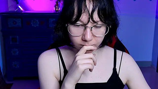 Snapshot of NancyMartinez chatting on 28, 10, 2025 NancyMartinez online show from 28, 10, 2025