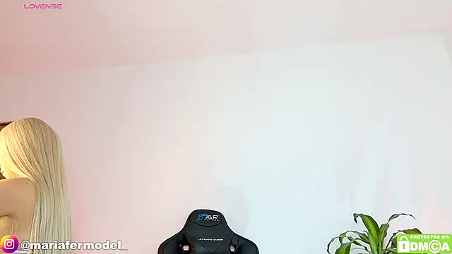 Mariafer05 online show from 17, 11, 2025