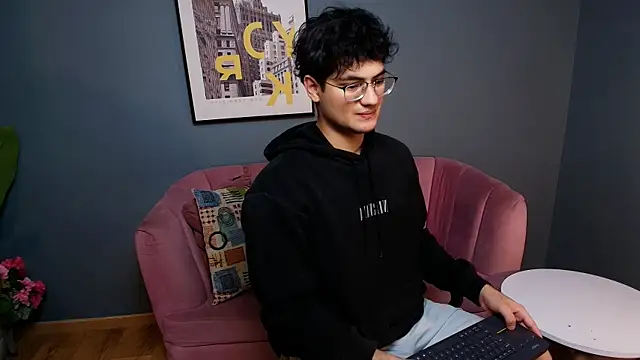 Snapshot of Mark_Evans1_ chatting on 12, 3, 2025 Mark Evans1  online show from 12, 3, 2025