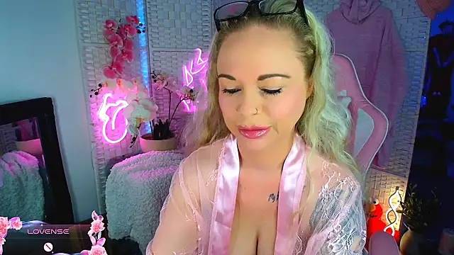 Snapshot of EllieKarrX chatting on 21, 1, 2025 EllieKarrX online show from 21, 1, 2025
