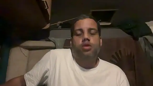 Snapshot of AbsolutMouuah chatting on 10, 10, 2025 AbsolutMouuah online show from 10, 10, 2025