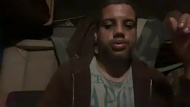 Snapshot of AbsolutMouuah chatting on 12, 10, 2025 AbsolutMouuah online show from 12, 10, 2025