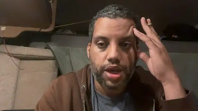 Snapshot of AbsolutMouuah chatting on 18, 10, 2025 AbsolutMouuah online show from 18, 10, 2025