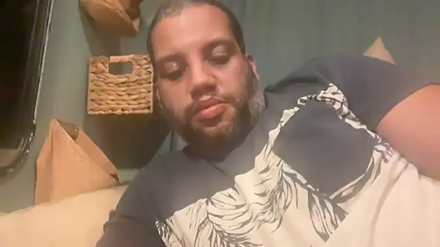 Snapshot of AbsolutMouuah chatting on 12, 9, 2025 AbsolutMouuah online show from 12, 9, 2025