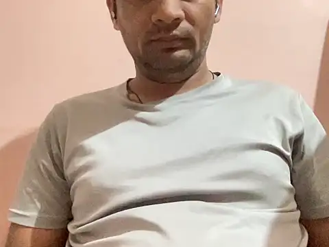 Snapshot of NiceBoy9099 chatting on 14, 11, 2025 NiceBoy9099 online show from 14, 11, 2025