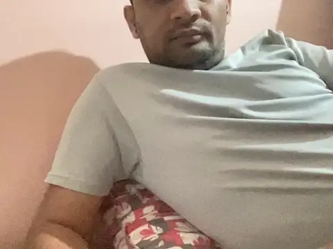 Snapshot of NiceBoy9099 chatting on 2, 12, 2025 NiceBoy9099 online show from 2, 12, 2025