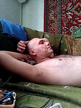 Pineapple04 online show from 2, 11, 2025