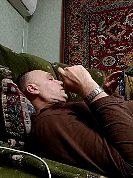 Pineapple04 online show from 20, 12, 2025