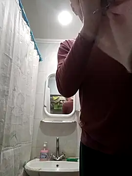 Pineapple04 online show from 18, 10, 2025