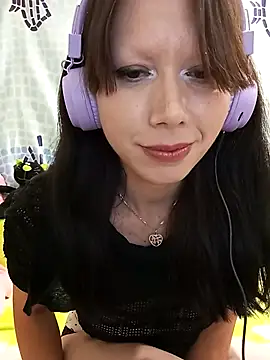 Snapshot of SashaGrinch chatting on 21, 9, 2025 SashaGrinch online show from 21, 9, 2025