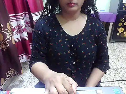 Snapshot of LovelyRose69 chatting on 2, 10, 2025 LovelyRose69 online show from 2, 10, 2025