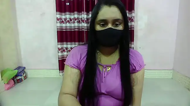 Snapshot of LovelyRose69 chatting on 4, 1, 2025 LovelyRose69 online show from 4, 1, 2025