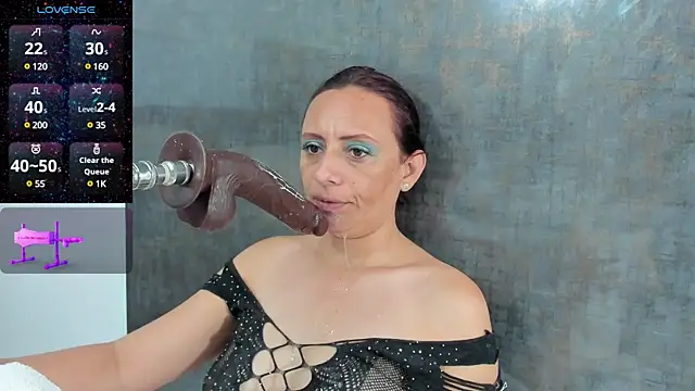 Issys milf online show from 2, 3, 2025