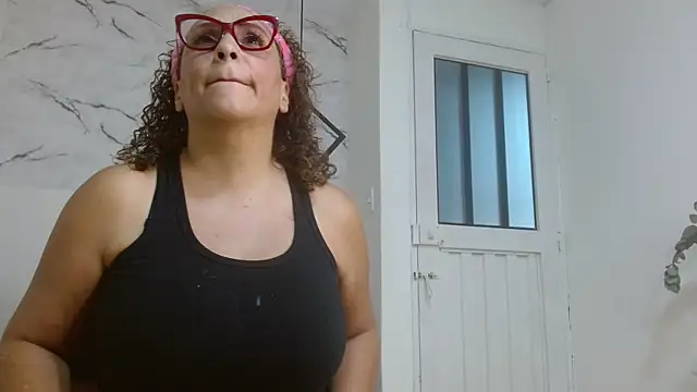 EvaMills1 online show from 26, 10, 2025