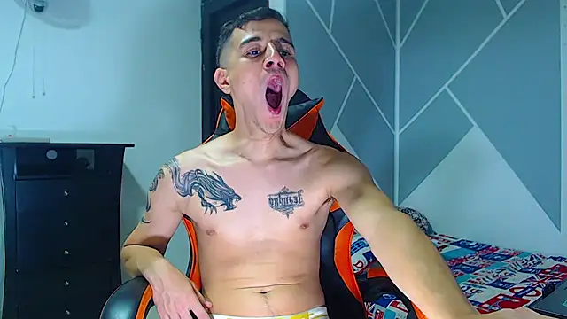 Snapshot of ADAM_HOT chatting on 25, 5, 2026 ADAM HOT online show from 25, 5, 2026