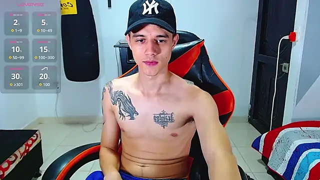 ADAM HOT online show from 4, 7, 2026
