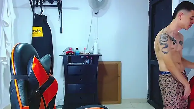 ADAM HOT online show from 10, 7, 2026