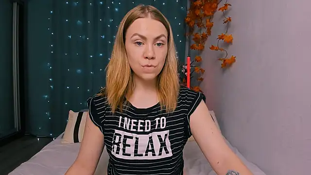 InsatiableFoxX online show from 2, 11, 2025