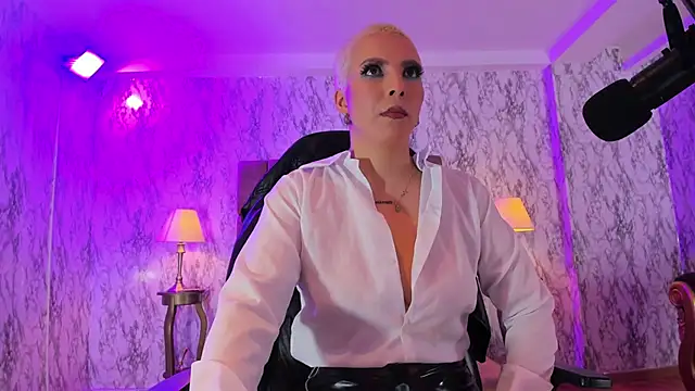 Camila Chainn online show from 19, 2, 2025