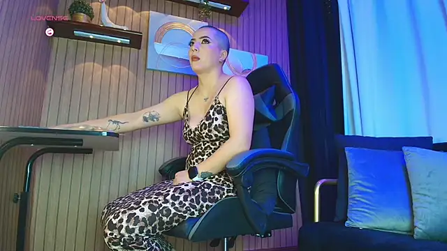 Camila Chainn online show from 27, 10, 2025