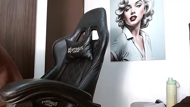 Hendry  online show from 26, 10, 2025