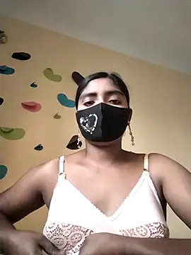 Lina-Rose online show from 5, 3, 2025