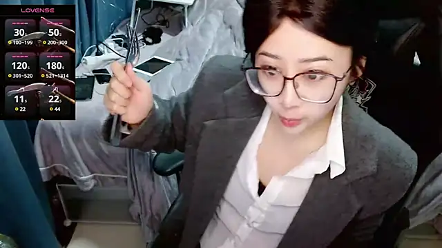 Angelababy001 online show from 13, 1, 2025