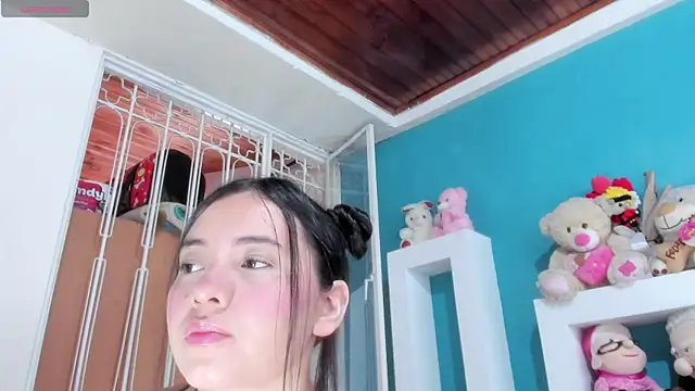 Snapshot of Cuty_sexy_hot chatting on 12, 6, 2026 Cuty sexy hot online show from 12, 6, 2026