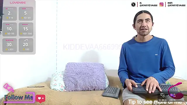 Snapshot of KiddyEvaa666999 chatting on 20, 5, 2026 KiddyEvaa666999 online show from 20, 5, 2026