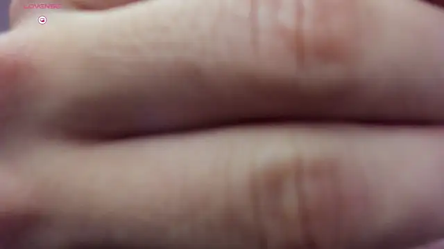 Snapshot of RoyConstance chatting on 4, 7, 2026 RoyConstance online show from 4, 7, 2026