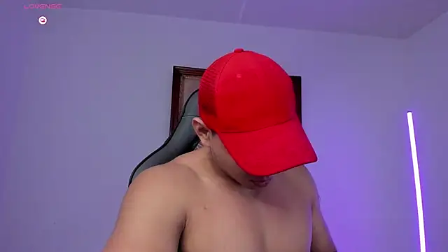 Snapshot of RoyConstance chatting on 25, 6, 2026 RoyConstance online show from 25, 6, 2026