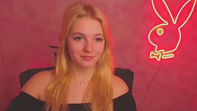 Snapshot of Milka_kiss_ chatting on 11, 3, 2025 Milka kiss online show from 11, 3, 2025