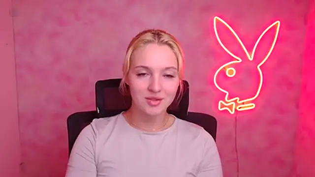 Snapshot of Milka_kiss_ chatting on 9, 10, 2025 Milka kiss online show from 9, 10, 2025