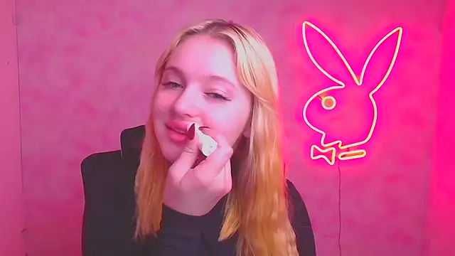 Snapshot of Milka_kiss_ chatting on 31, 10, 2025 Milka kiss online show from 31, 10, 2025